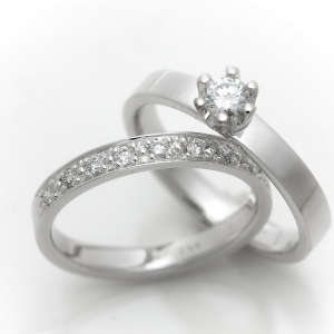 Set prstena od belog zlata sa brilijantima