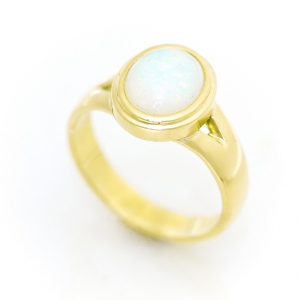 Zlatni prsten sa opalom