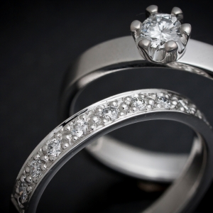 Set prstena od belog zlata sa brilijantima