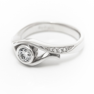 Atraktivni model vereničkog prstenja