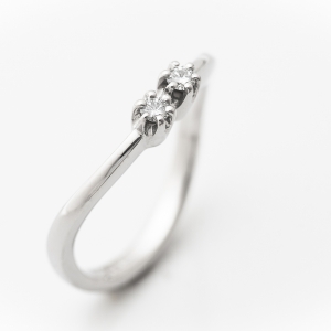 Blago talasasti prsten