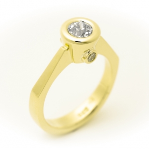 Prsten sa dijamantima