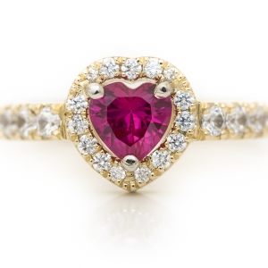 Zlatni prsten u obliku srca