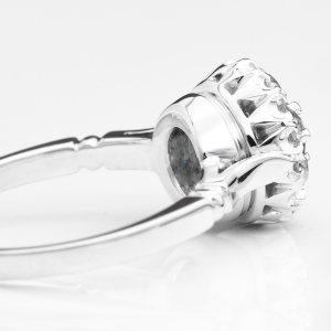 Klasičan prsten sa safirom i brilijantima