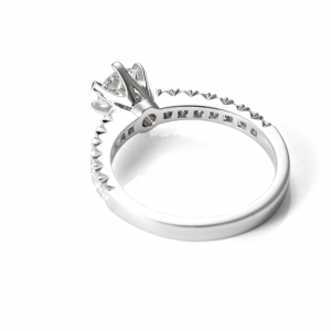 Elegantni verenički prsten sa dijamantima