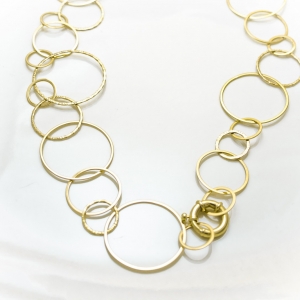 Elegantna ogrlica od žutog zlata