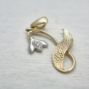 Visibaba privezak od zlata